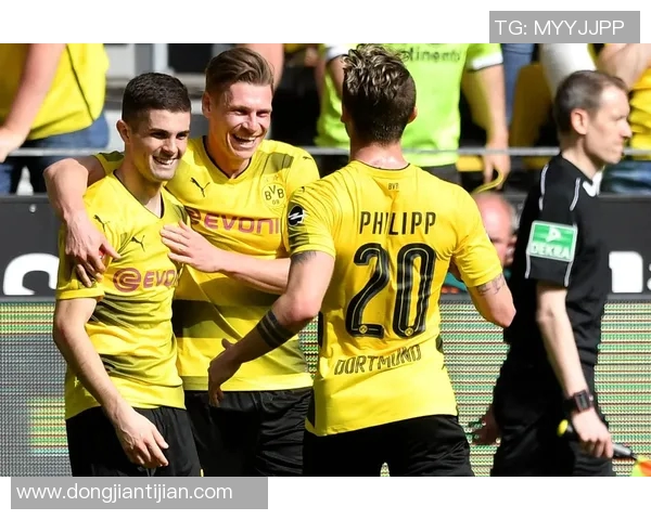 德凯足球：探索足球世界的无限可能与激情之旅