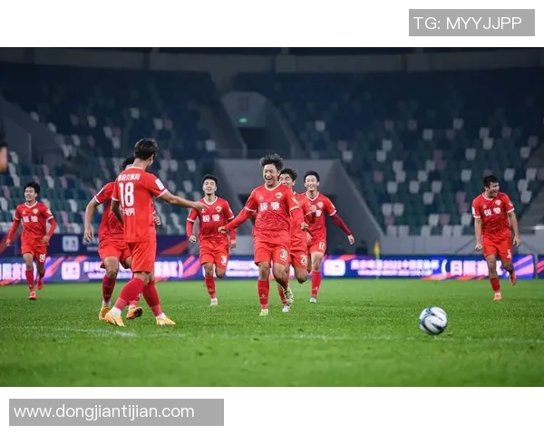 赛后分析：北京足球队与广州足球队在比赛中的战术灵活性对比探讨